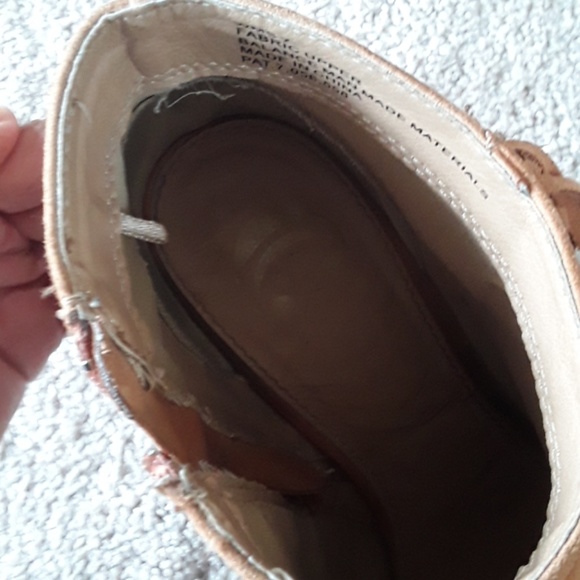 Charming Charlie tan shoes size 7 with fringe - Picture 4 of 7